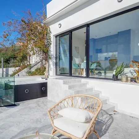 Malvasia & Lotus With Sea Views By Hello Homes Apartment