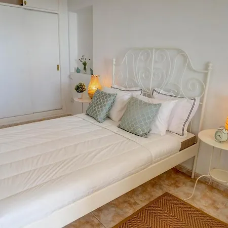 Malvasia & Lotus With Sea Views By Hello Homes *